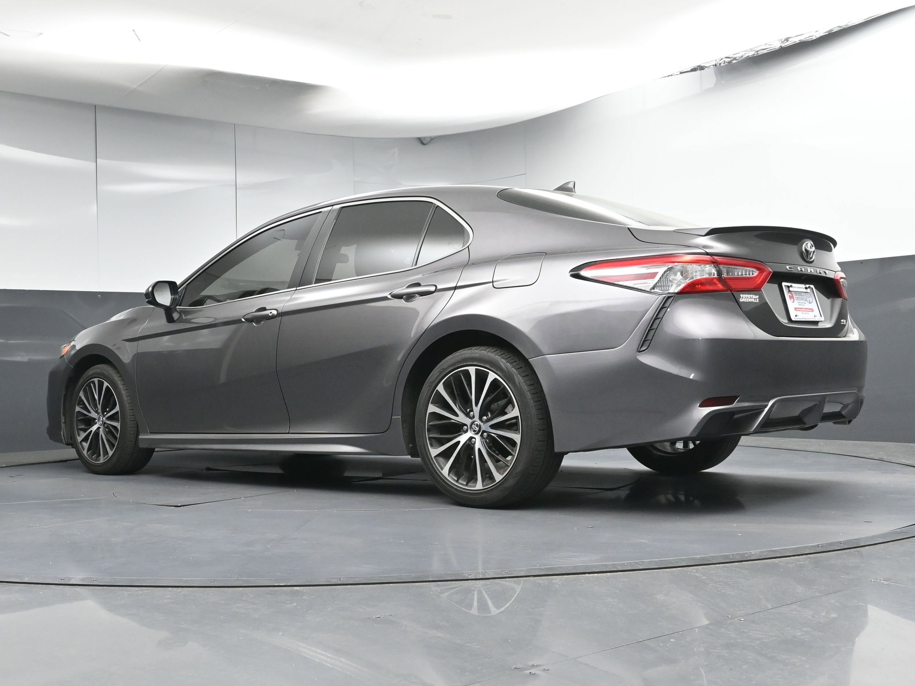 Used 2020 Toyota Camry SE image 27