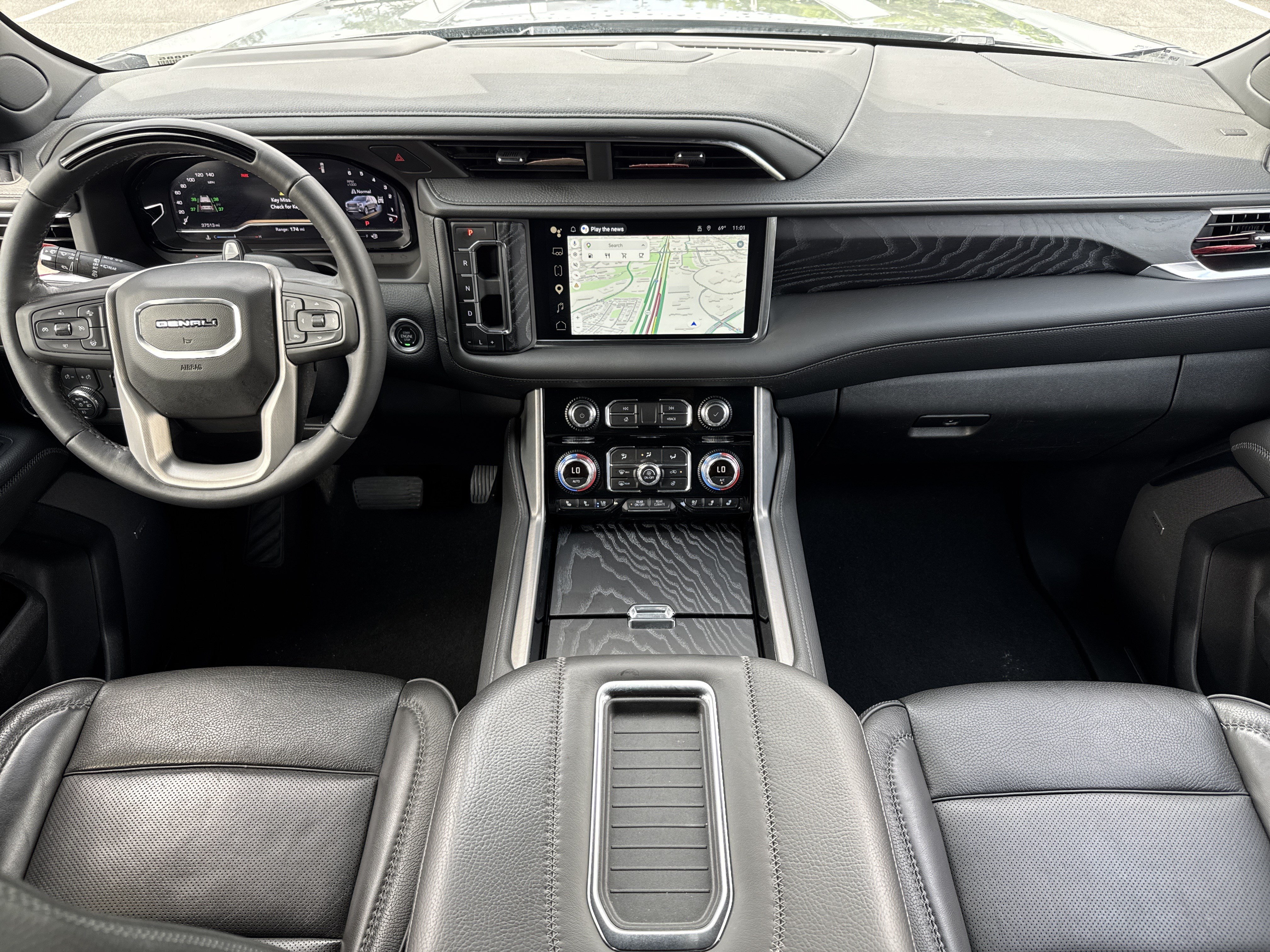 Used 2024 GMC Yukon XL Denali w/ Denali Reserve Package AWD/4WD image 19