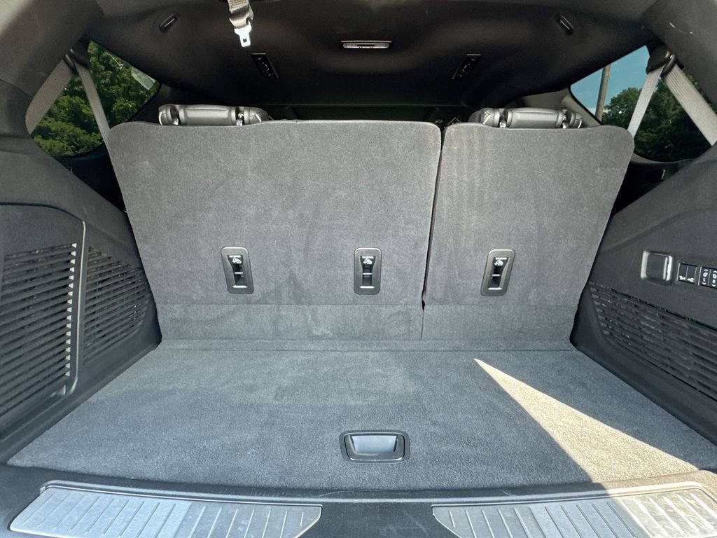 Used 2025 Chevrolet Tahoe Premier RWD image 35