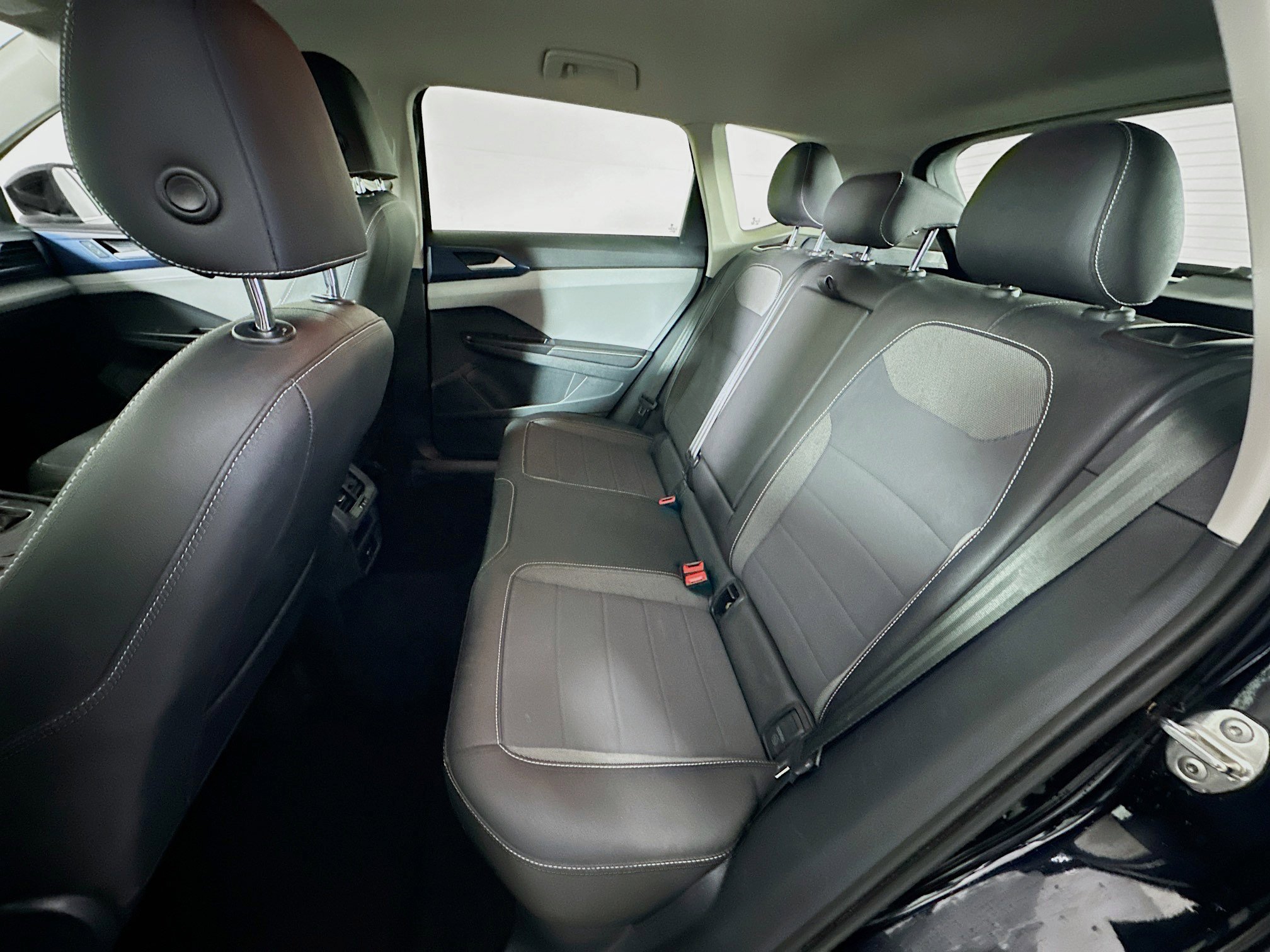 Used 2024 Volkswagen Taos SE image 26