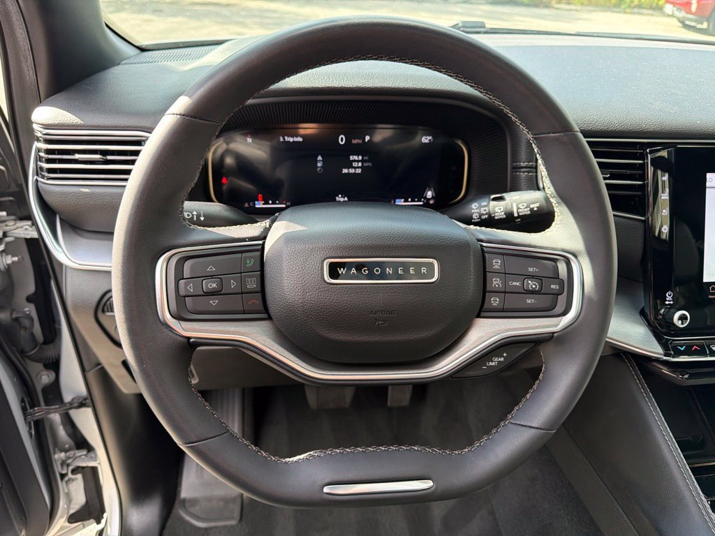Used 2023 Jeep Wagoneer Series II AWD/4WD image 17