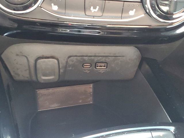 Used 2025 Chevrolet Trax RS w/ Driver Confidence Package image 29