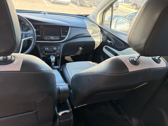 Used 2022 Buick Encore Preferred image 10