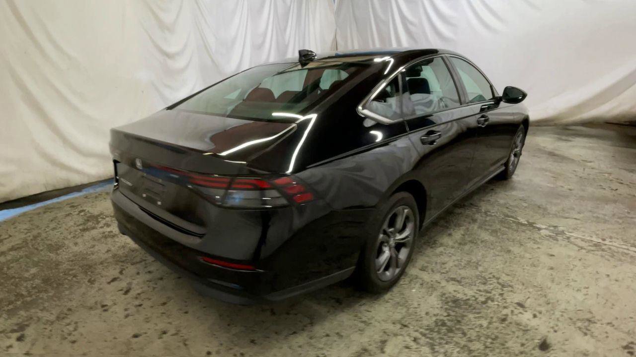 Used 2023 Honda Accord EX image 8