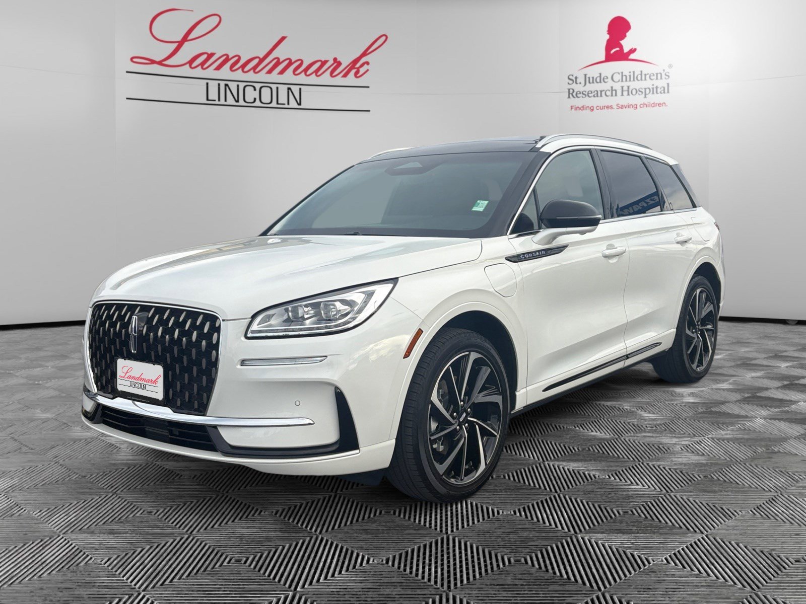 Certified 2024 Lincoln Corsair Grand Touring w/ Equipment Group 301A image 1