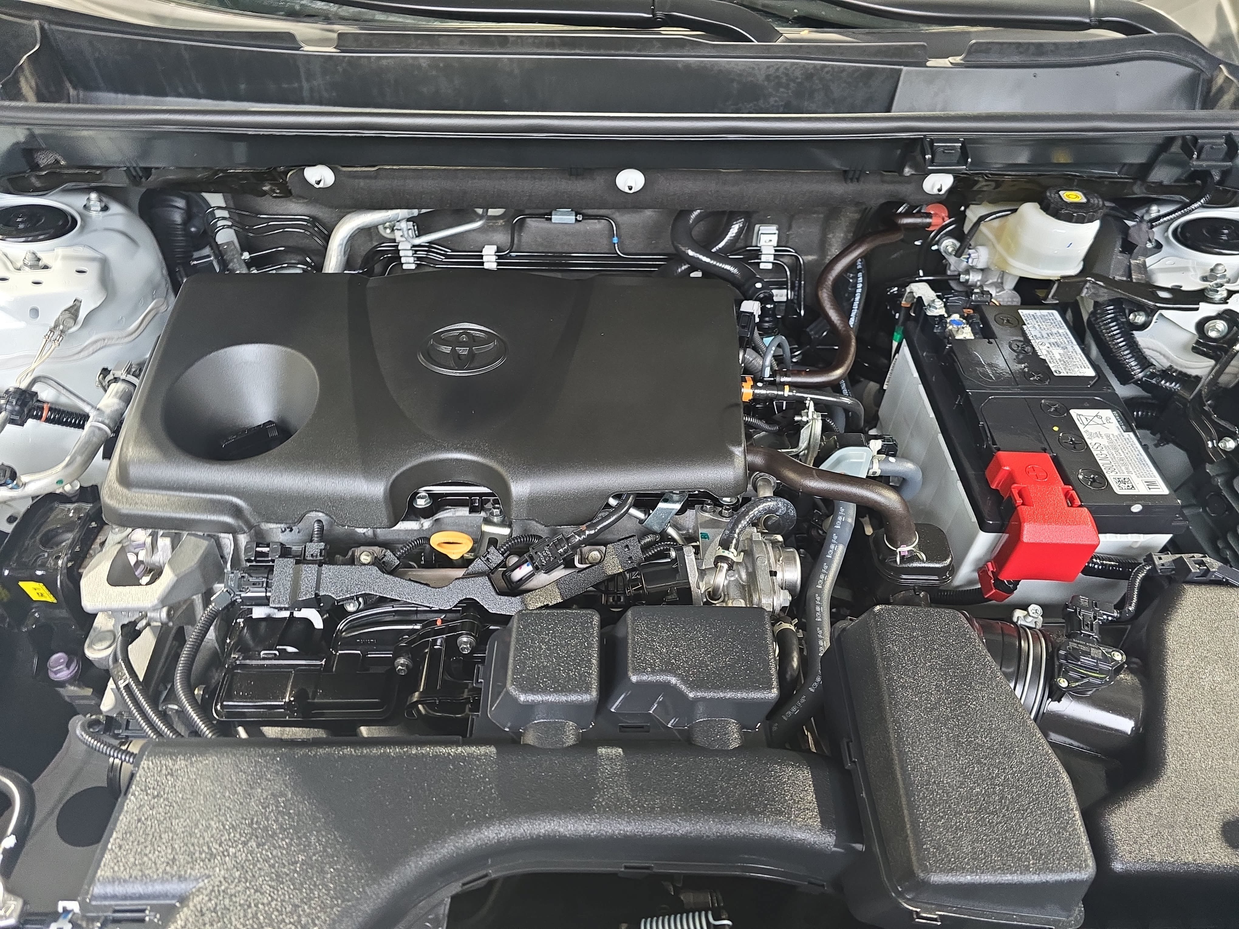 Used 2024 Toyota RAV4 XLE Premium FWD image 31