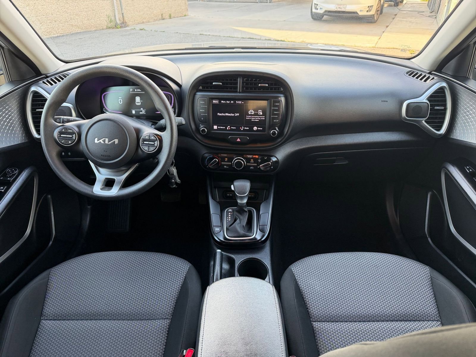 Used 2025 Kia Soul LX w/ LX Technology Package image 31