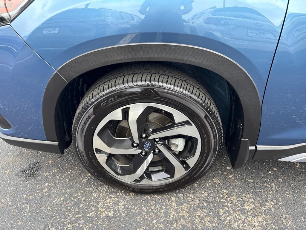 Certified 2023 Subaru Forester Touring AWD/4WD image 7