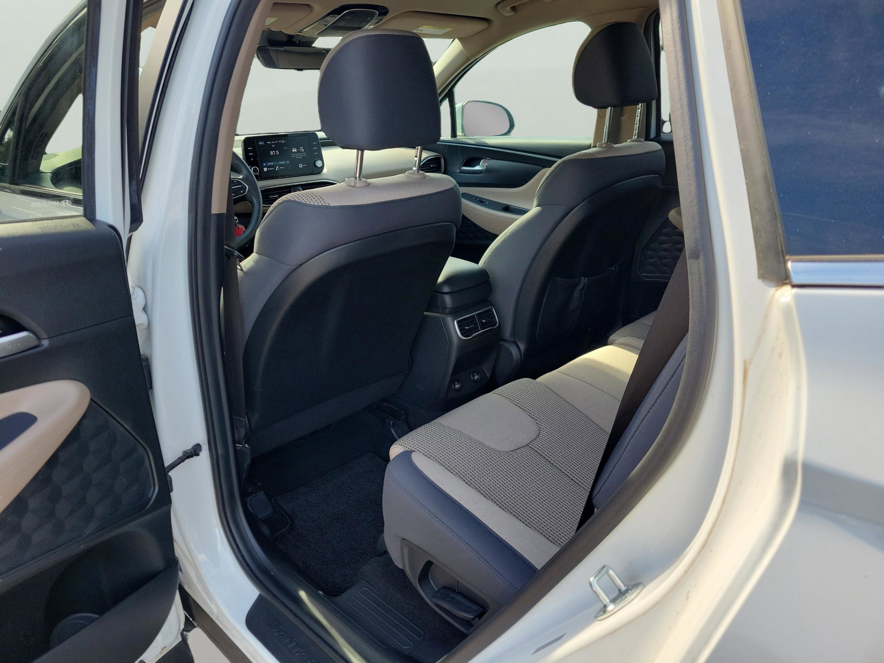 Certified 2023 Hyundai Santa Fe SE image 8