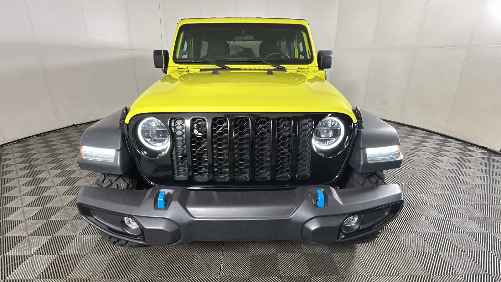 Used 2023 Jeep Wrangler Unlimited w/ Cold Weather Group AWD/4WD image 9