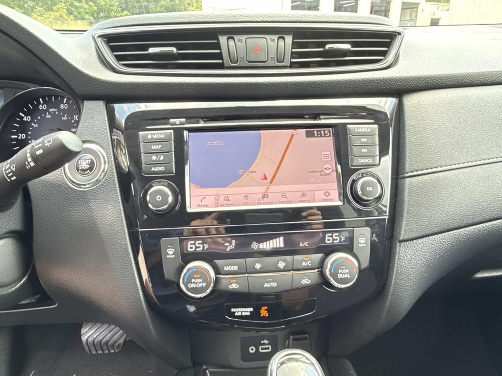 Used 2018 Nissan Rogue SV w/ Premium Package FWD image 23