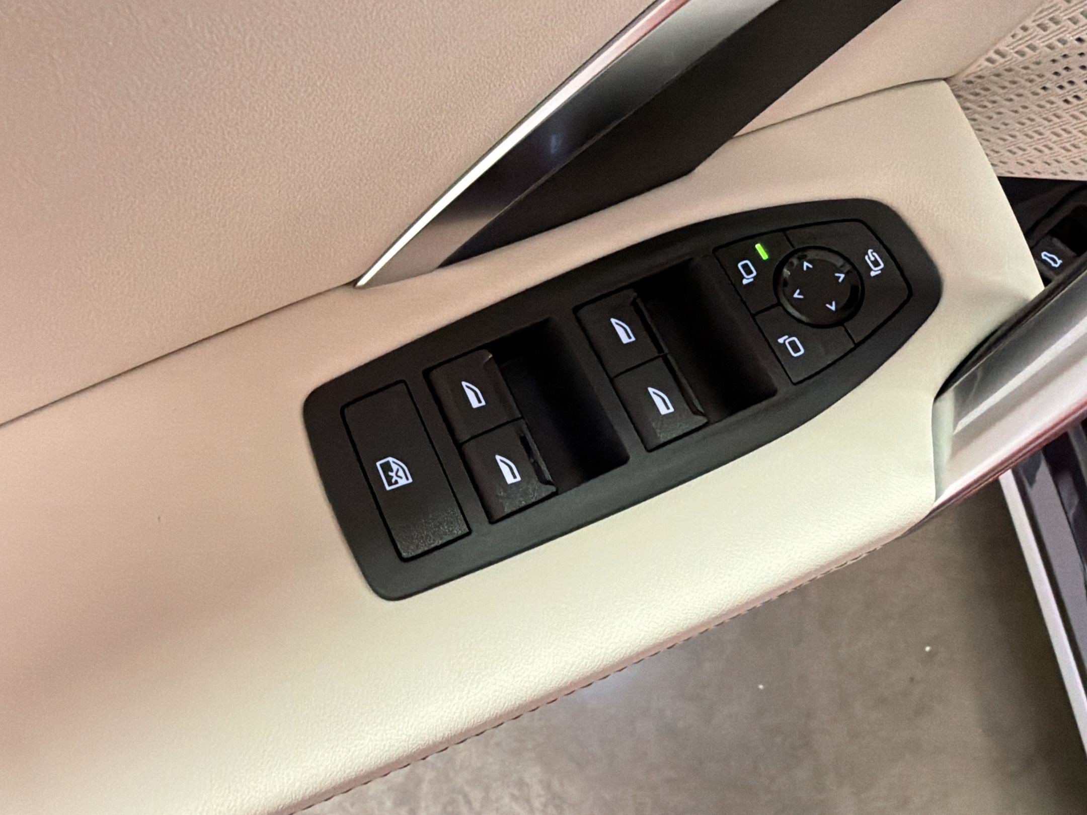 Used 2026 BMW X1 xDrive28i w/ Convenience Package AWD/4WD image 11