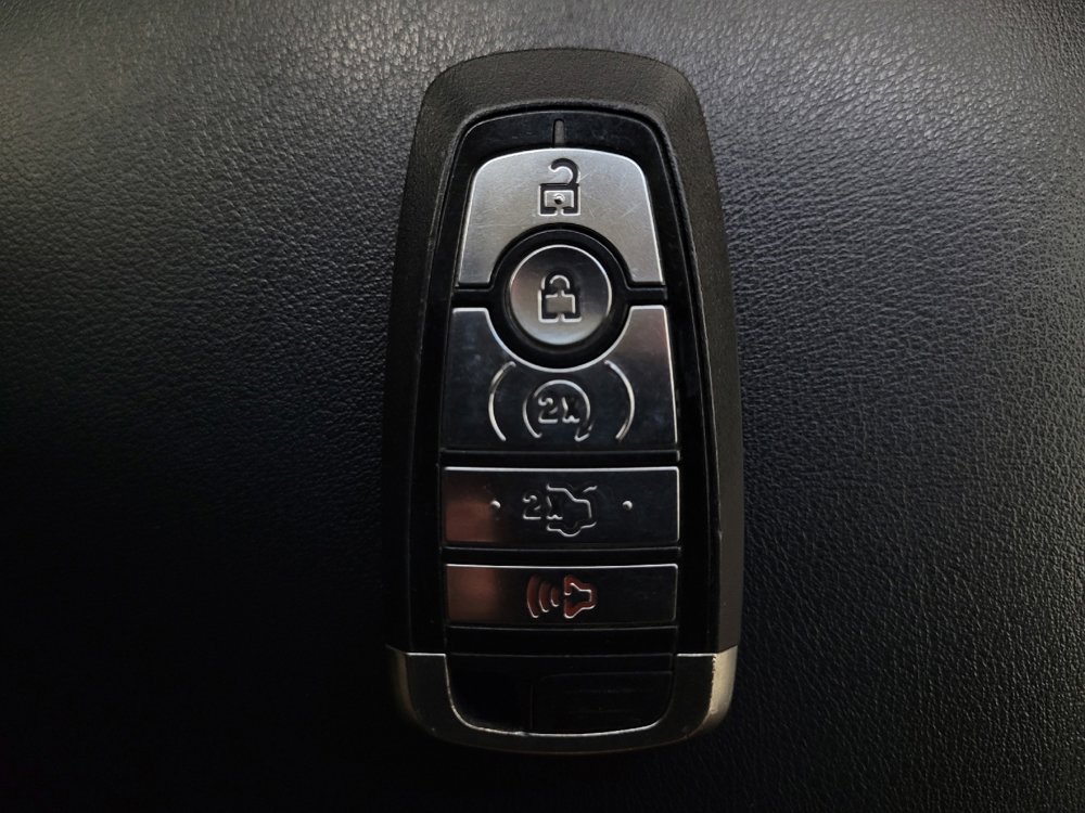 Used 2018 Ford Edge SEL w/ Equipment Group 201A FWD image 32