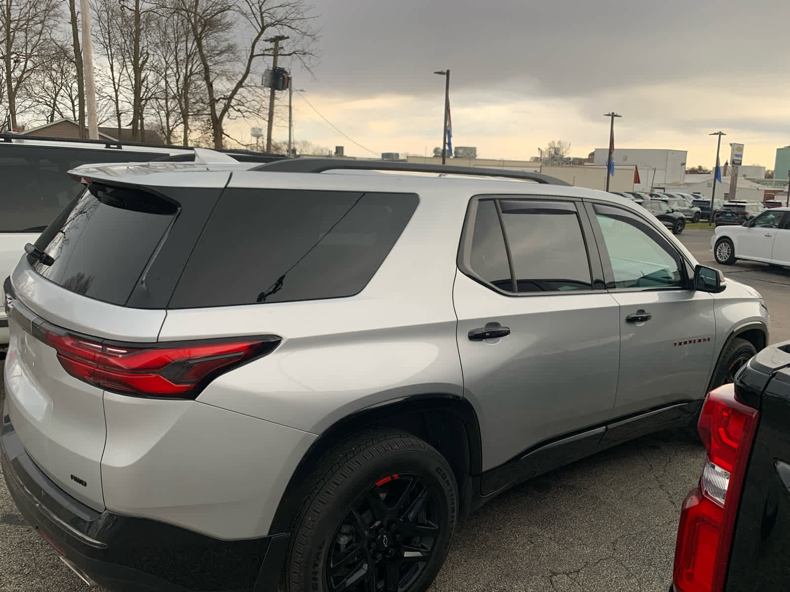 Used 2022 Chevrolet Traverse Premier w/ Redline Edition image 5