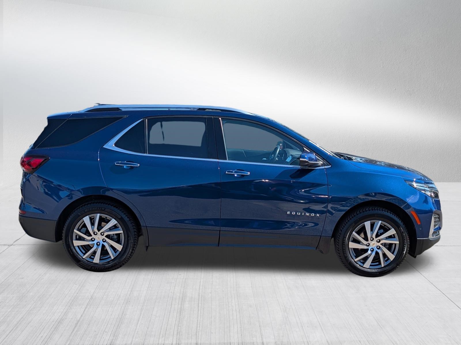 Used 2022 Chevrolet Equinox Premier AWD/4WD image 8