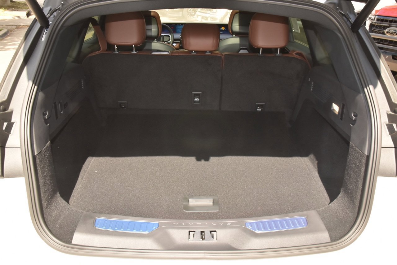 New 2026 Lincoln Nautilus Reserve AWD/4WD image 38