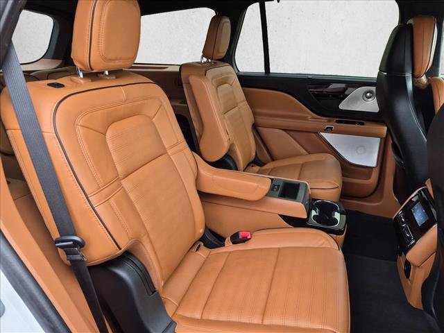 Used 2023 Lincoln Aviator Black Label w/ Dynamic Handling Package AWD/4WD image 23