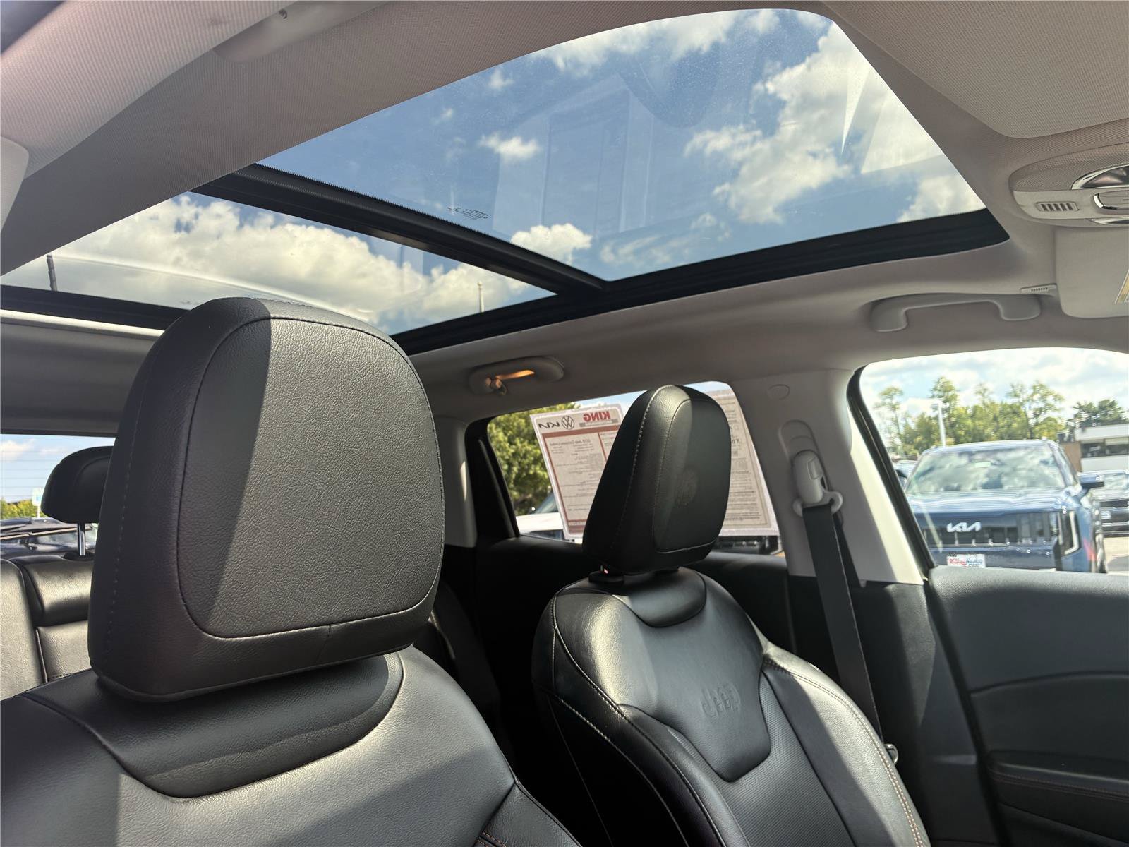 Used 2018 Jeep Compass Limited AWD/4WD image 11