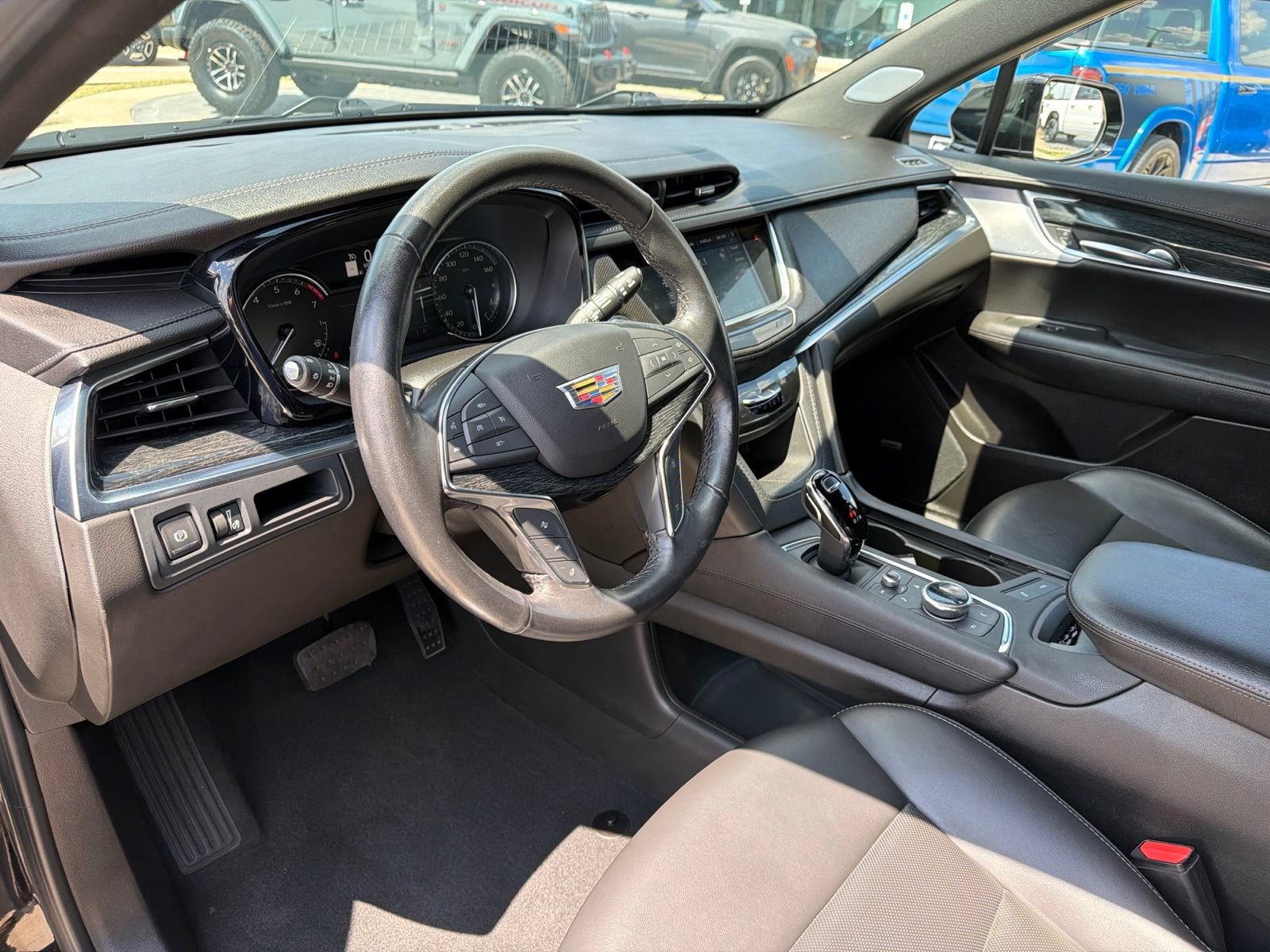 Used 2023 Cadillac XT5 Premium Luxury FWD image 10
