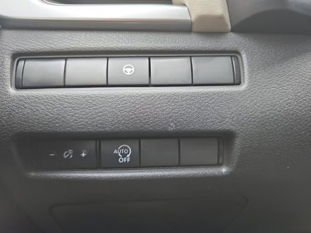 Used 2023 Nissan Rogue SV FWD image 10