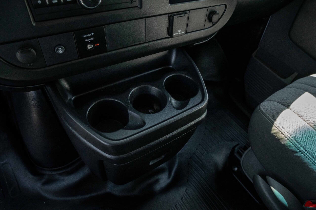 Used 2016 Chevrolet Express 2500 image 14