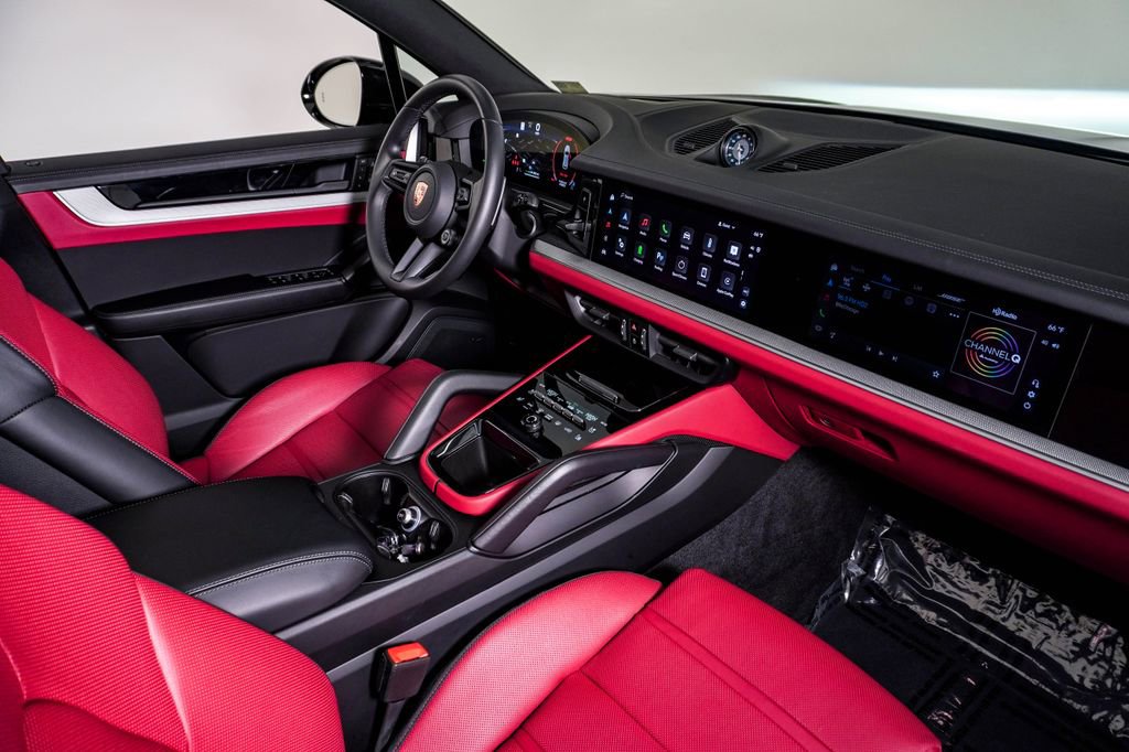 Certified 2025 Porsche Cayenne E-Hybrid image 10