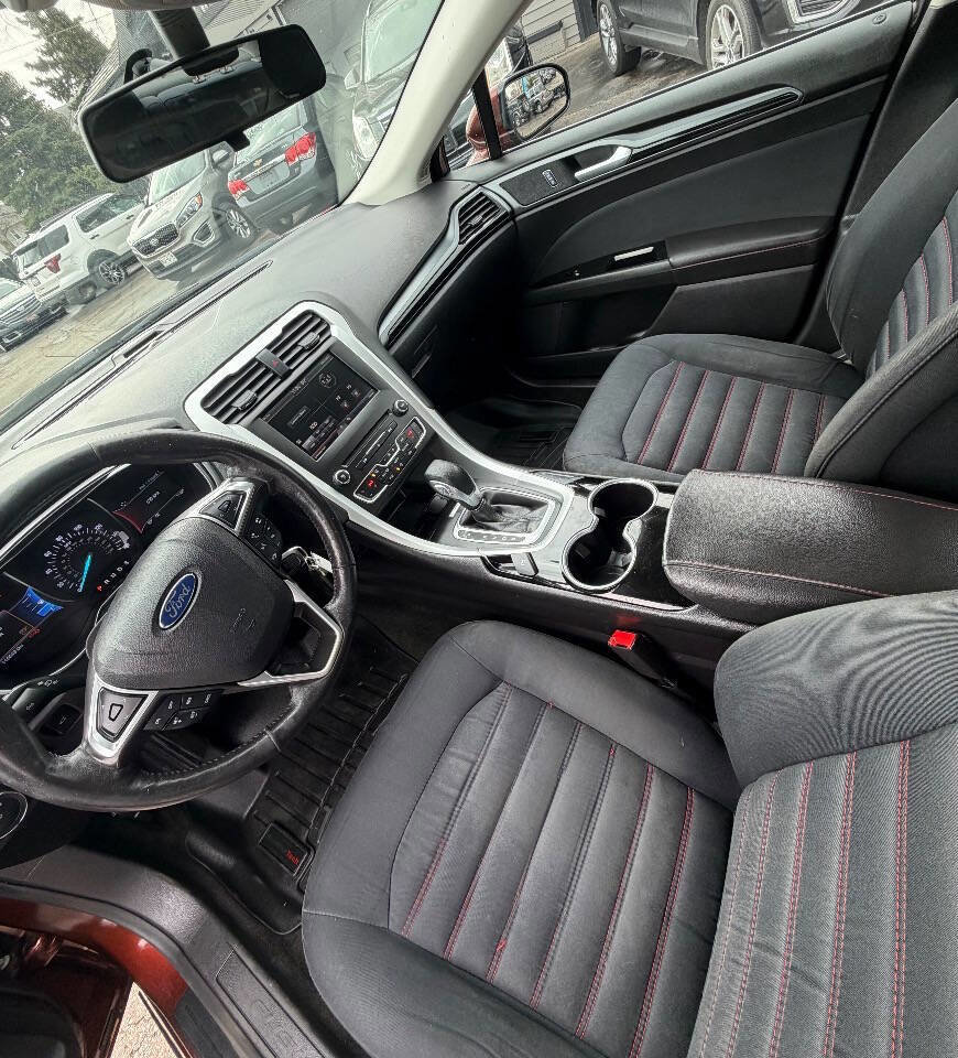 Used 2016 Ford Fusion SE image 28