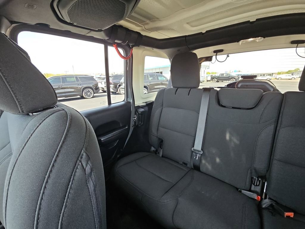 Used 2020 Jeep Wrangler Unlimited Sport image 12