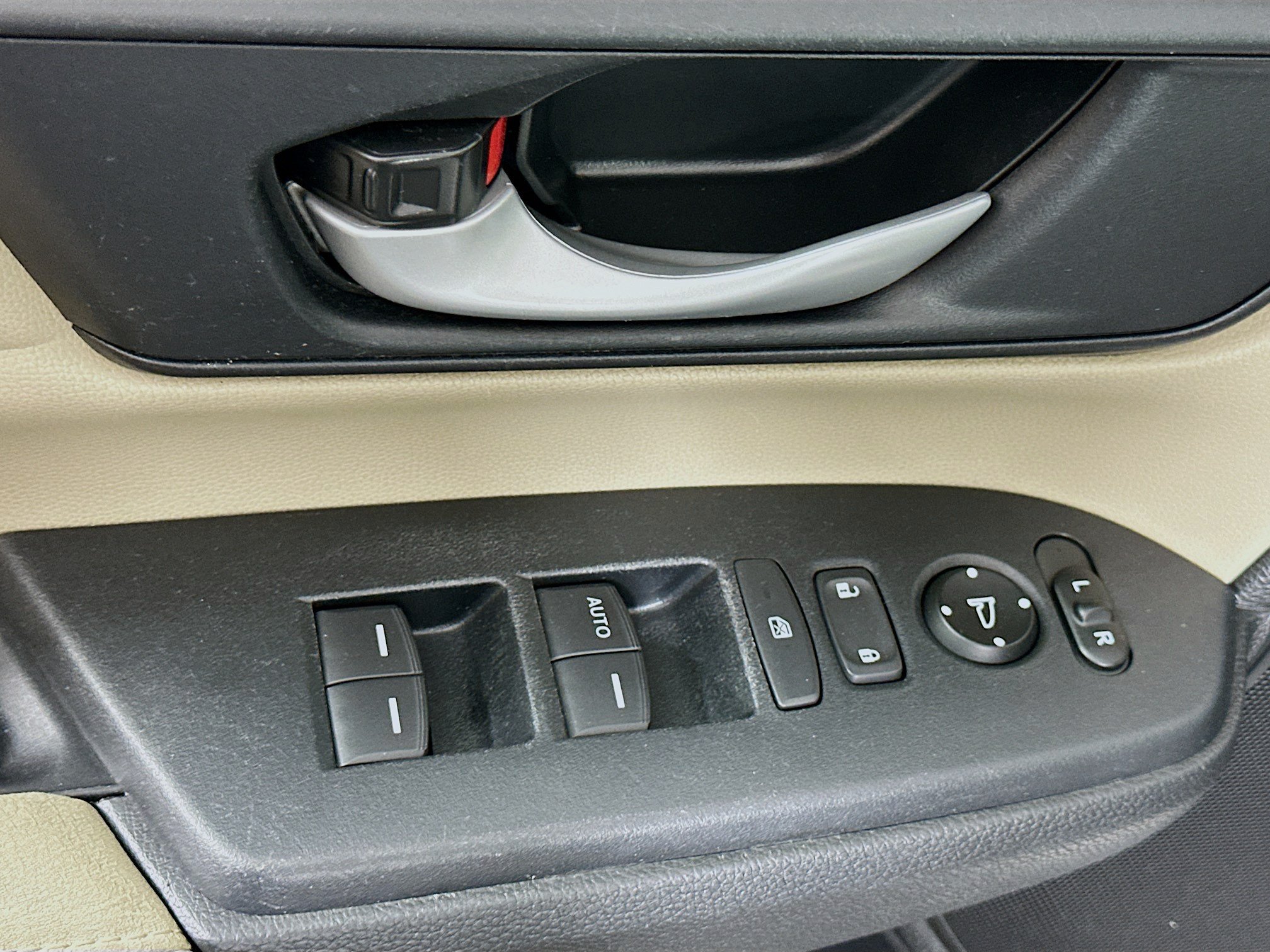 Used 2020 Honda CR-V LX image 15