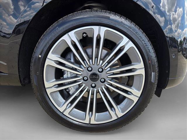 New 2026 Land Rover Range Rover Long Wheelbase SE image 10