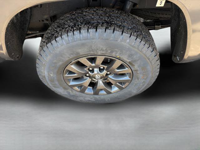 Used 2023 Toyota Tacoma SR5 AWD/4WD image 21