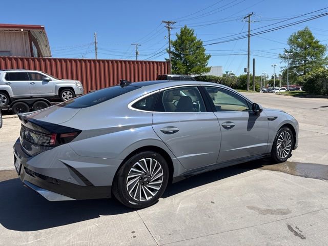 Used 2024 Hyundai Sonata Limited FWD image 7