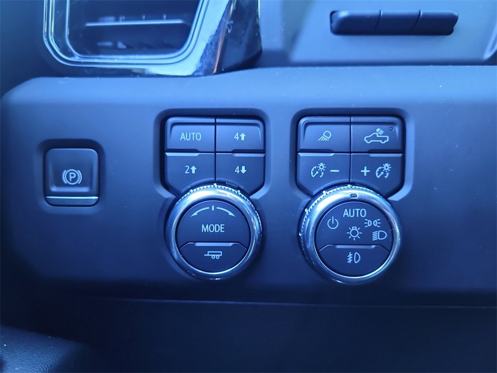 Used 2024 GMC Sierra 2500 AT4 w/ AT4 Premium Plus Package image 27