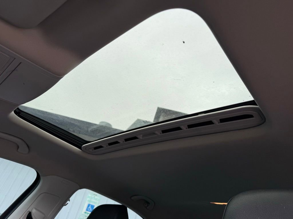 Used 2018 Volkswagen Passat 2.0T SE image 11