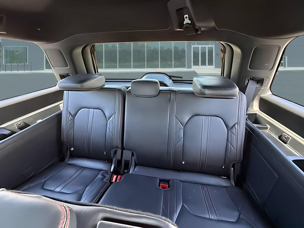 Used 2024 Ford Expedition Platinum AWD/4WD image 29