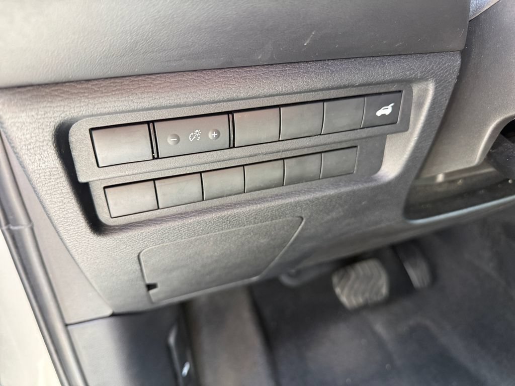 Used 2024 Mitsubishi Outlander SE AWD/4WD image 29
