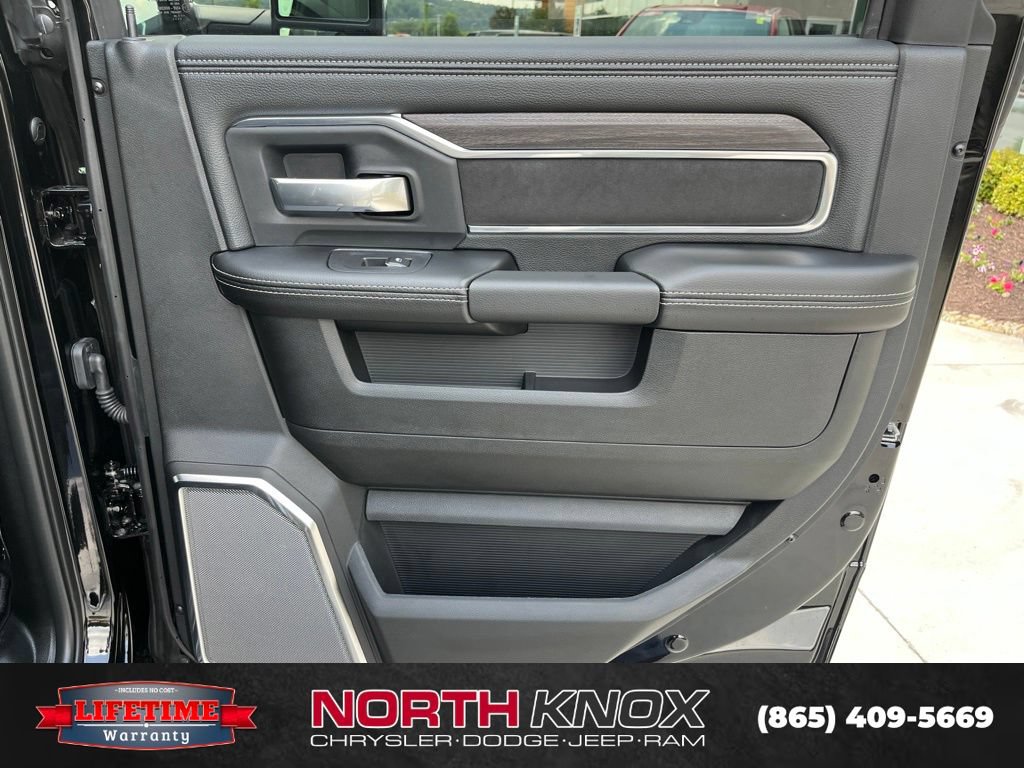 New 2026 RAM 2500 Laramie AWD/4WD image 23