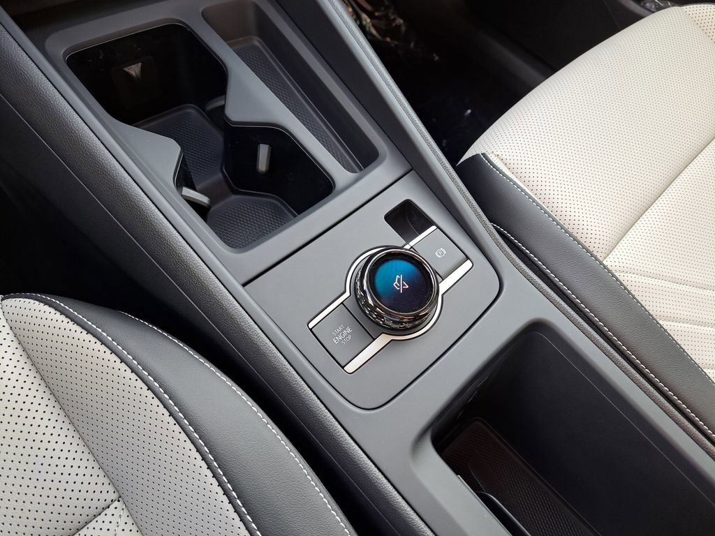 New 2026 Volkswagen Tiguan SE FWD image 10