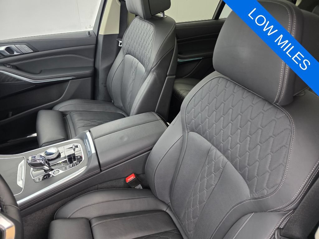 Used 2021 BMW X7 xDrive40i w/ Executive Package 2 AWD/4WD image 11