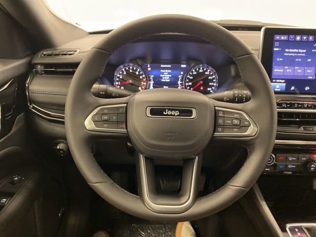 Used 2025 Jeep Compass Limited w/ Sun & Sound Group image 18