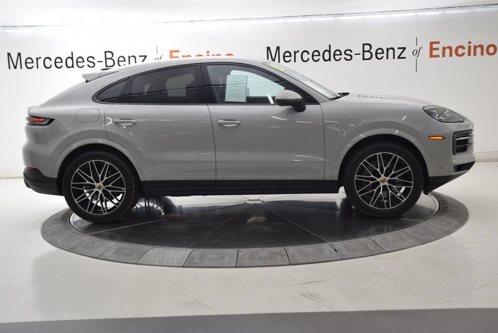 Used 2024 Porsche Cayenne Coupe AWD/4WD image 7