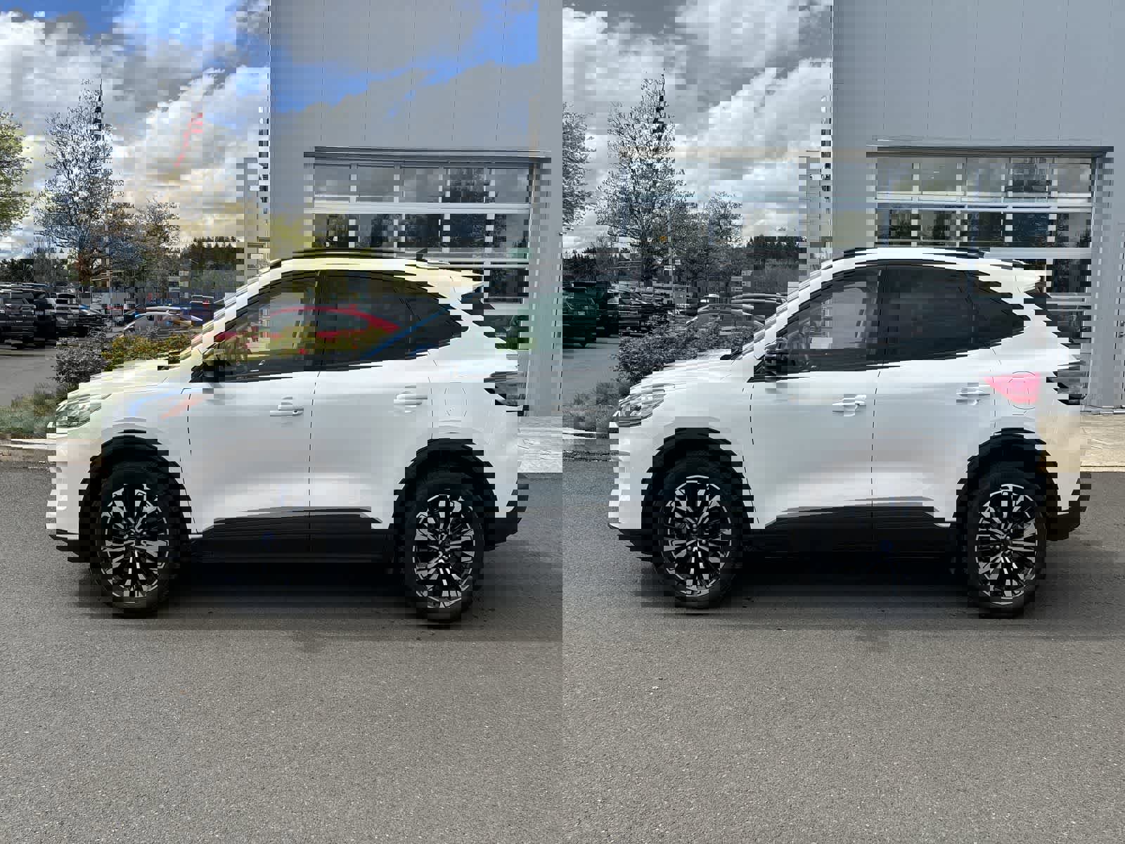 Used 2021 Ford Escape SEL w/ SEL Stealth AWD Package image 2