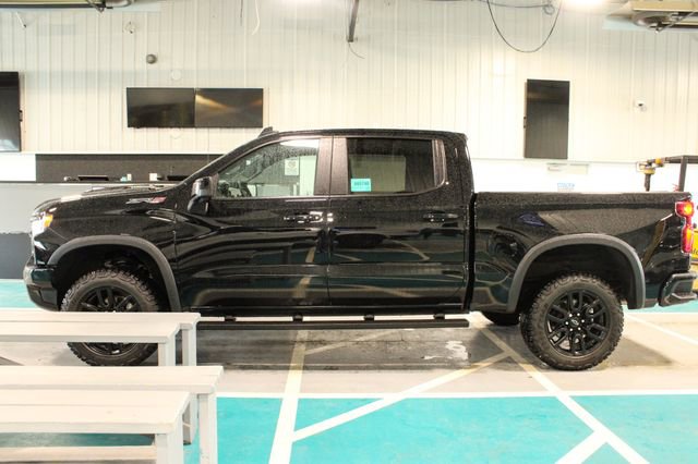 Used 2025 Chevrolet Silverado 1500 ZR2 w/ Technology Package AWD/4WD image 5