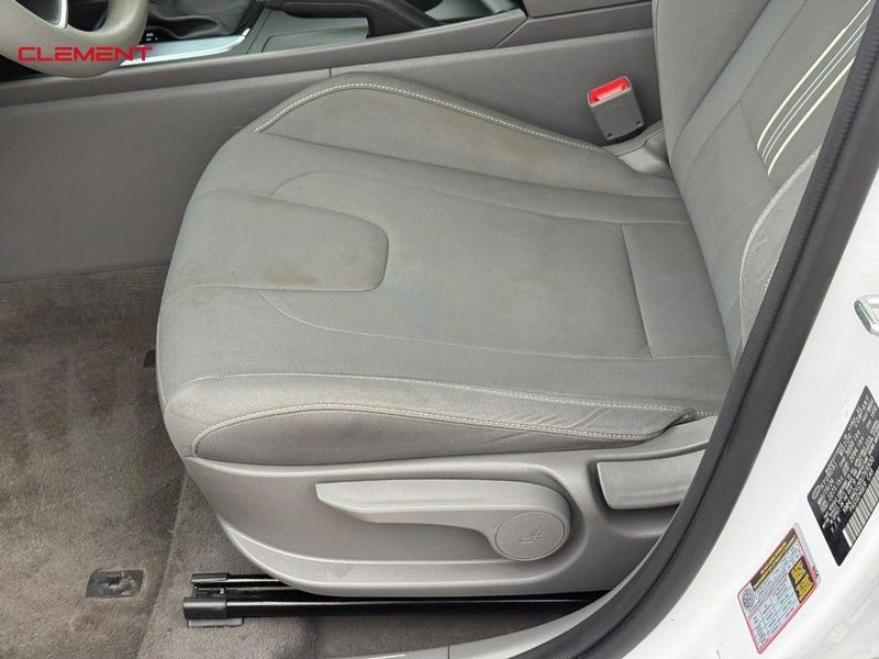 Used 2024 Hyundai Elantra SEL FWD image 18