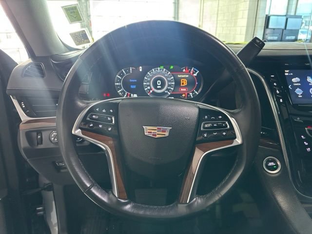 Used 2018 Cadillac Escalade Premium Luxury AWD/4WD image 17