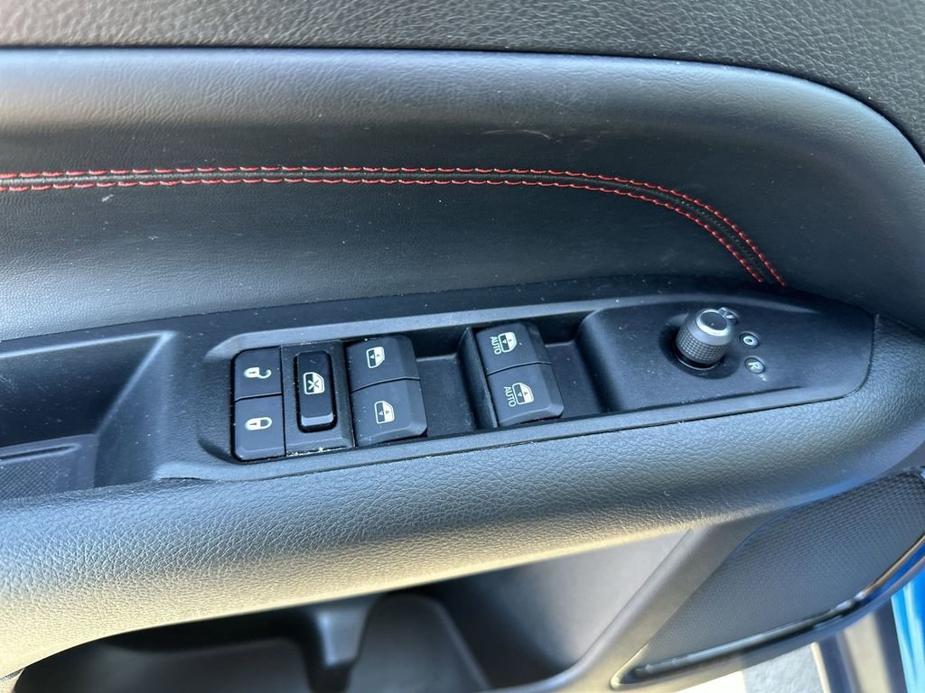 Used 2022 Jeep Compass Trailhawk w/ Trailhawk Convenience Group AWD/4WD image 13