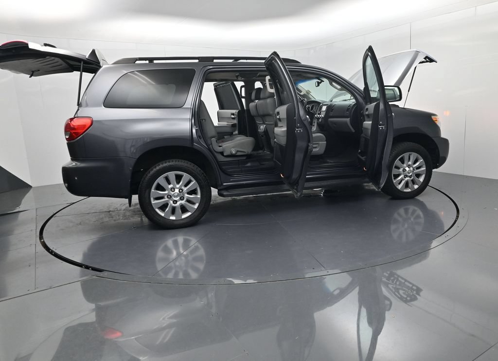 Used 2017 Toyota Sequoia Platinum AWD/4WD image 78