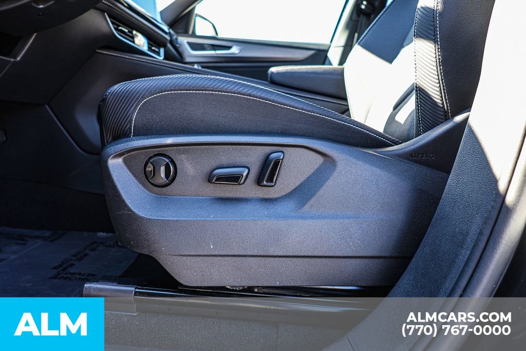 Used 2025 Volkswagen Atlas Cross Sport SE image 27