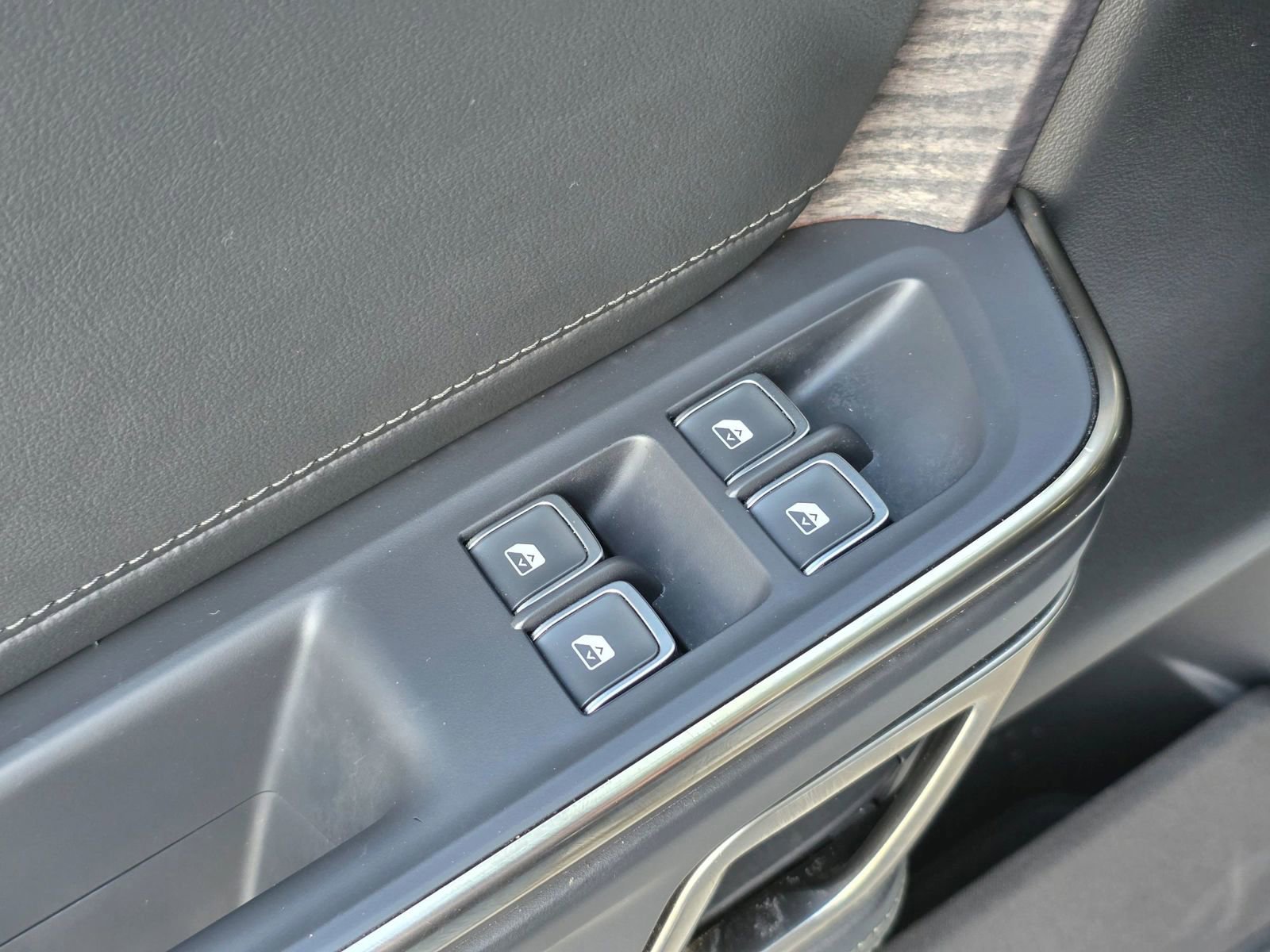 Used 2022 Rivian R1T Launch Edition AWD/4WD image 24