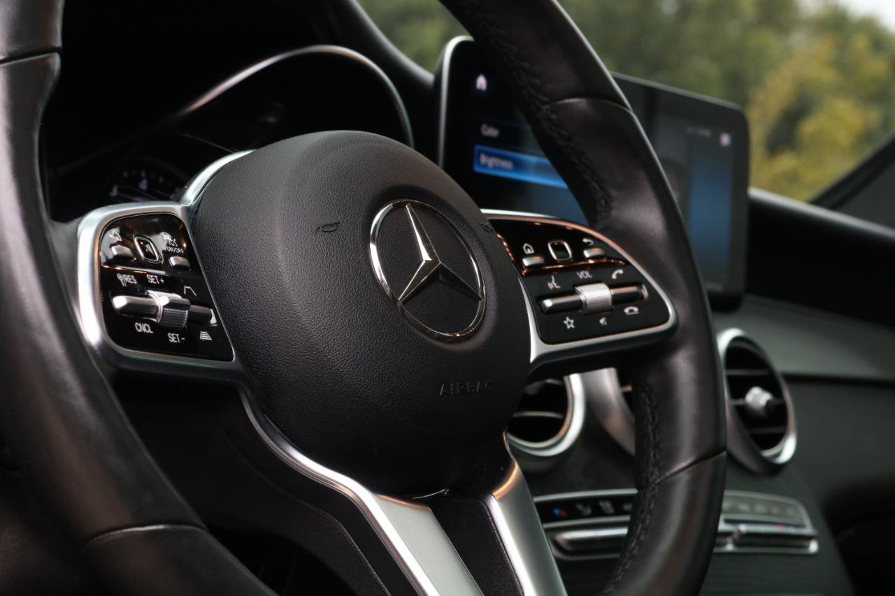 Used 2020 Mercedes-Benz GLC 300 4MATIC image 35